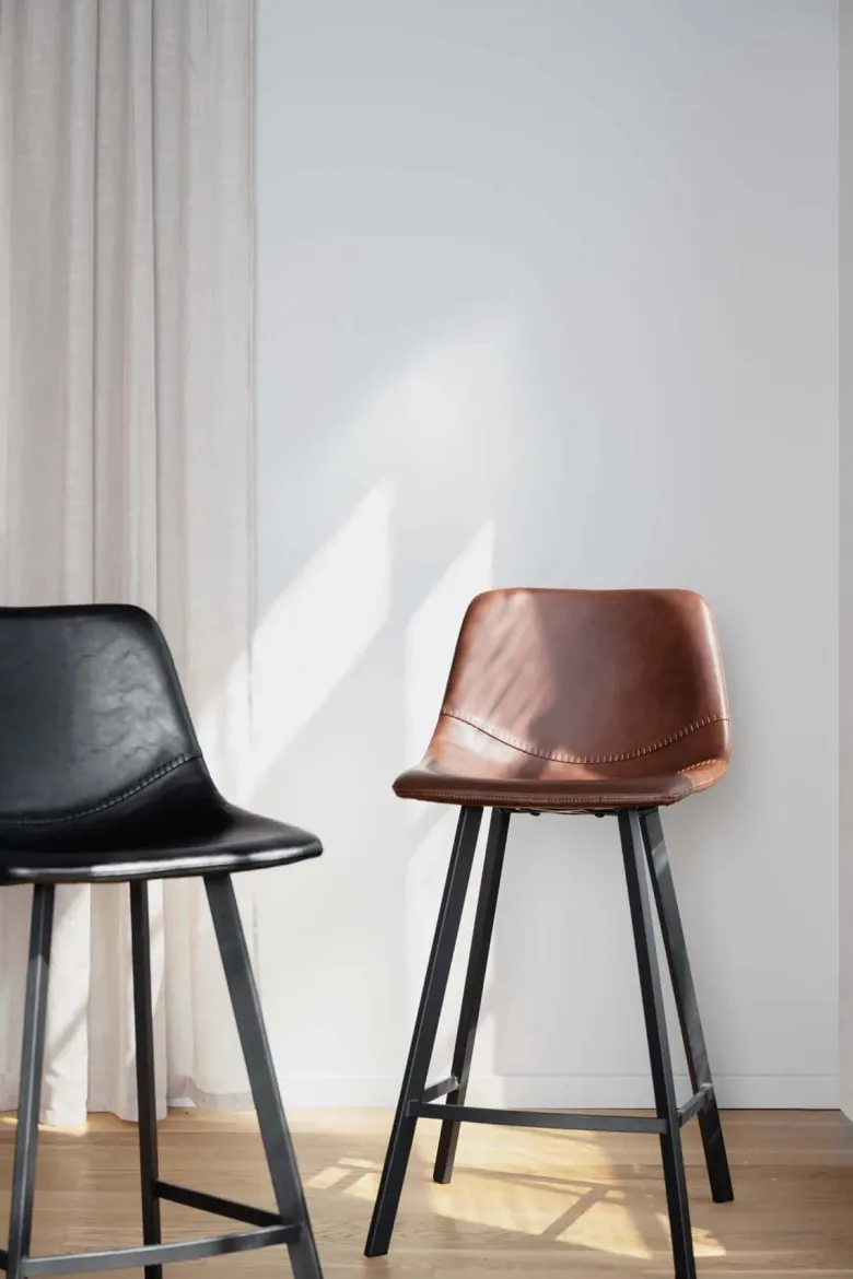 AUBURN BARSTOL SVART