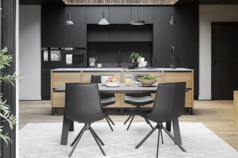 Carradale matbord 170 brun ek/V-ben svart metall