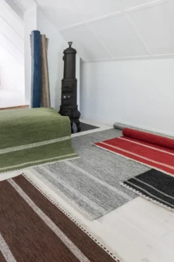 GRINDA LJUSGRÅ MATTA