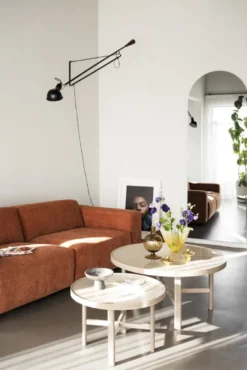 Marsden soffbord runt Ø90 beige keramik/vitpigmenterad ek