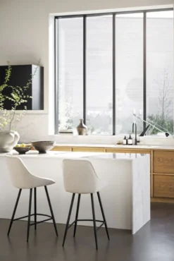 Sierra barstol beige bouclétyg/svarta metallben