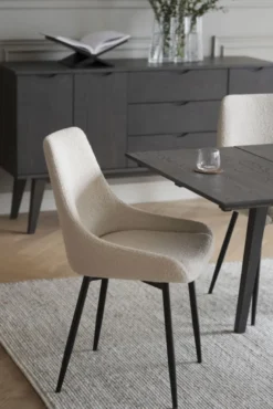 Sierra stol beige bouclétyg/svarta metall ben