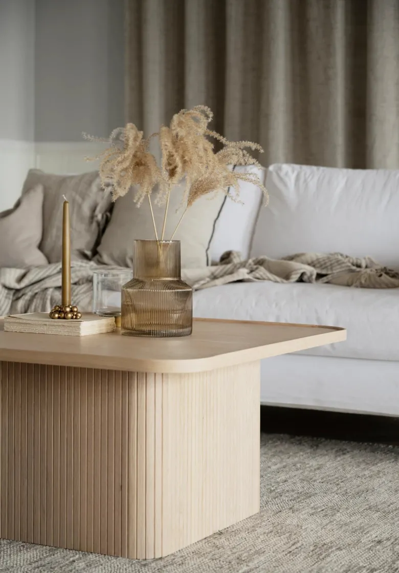 SULLIVAN SOFFBORD VITPIGMENTERAD 80X80