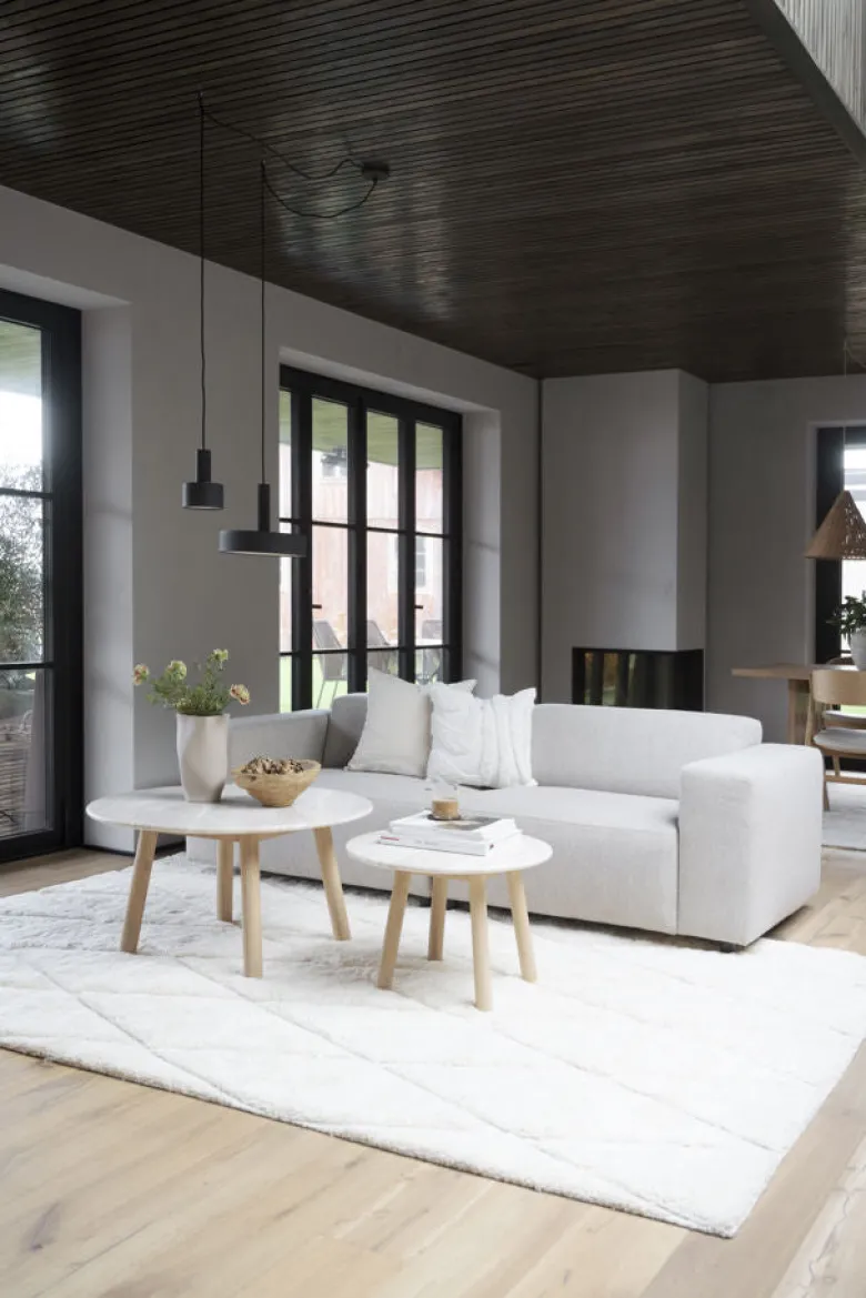 Taransay soffbord Ø60 beige travertin/vitpigmenterad ek